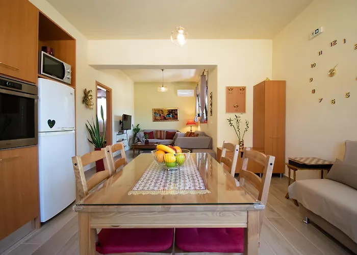 Hébergement de vacances Casa Terra, Kremasti Rhodes With A View Of Nature Kremastí