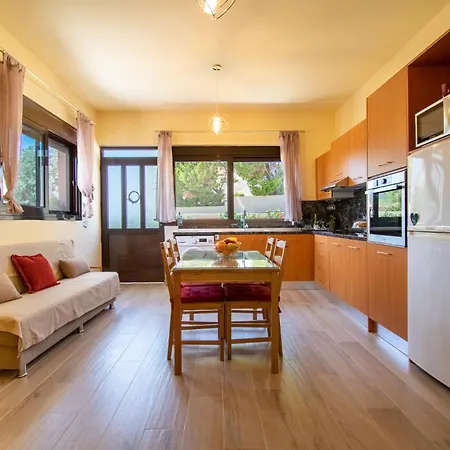 Nyaraló Casa Terra, Kremasti Rhodes With A View Of Nature Kremasztí